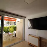2 Pieces Avec Jardin Et Parking, Animaux Admis - Fr-1-307-257 * Le Grau-du-Roi
