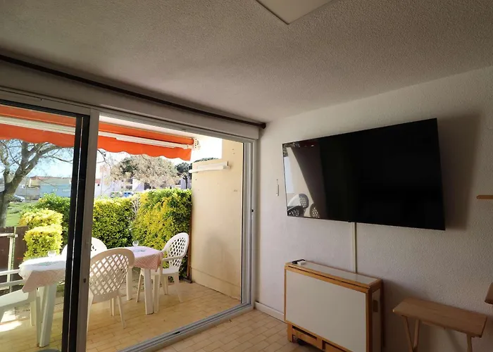 2 Pieces Avec Jardin Et Parking, Animaux Admis - Fr-1-307-257 * Le Grau-du-Roi